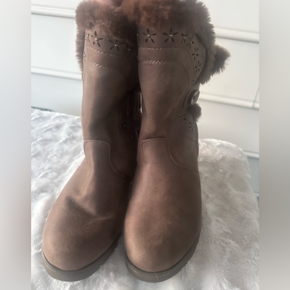 Skechers Chocolate Suede Winter Boots - Picture 6 of 7